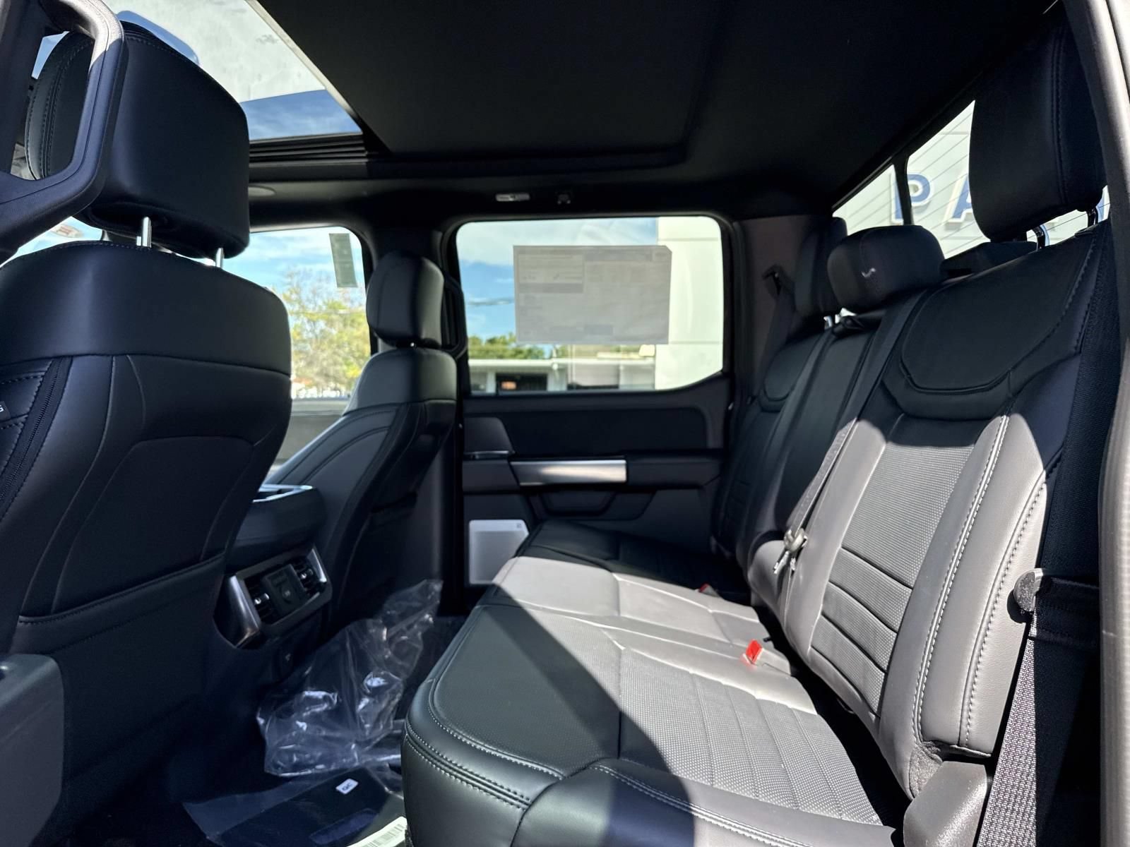 New 2027 Ford F350 Platinum w/ Tremor Off-Road Package AWD/4WD image 11