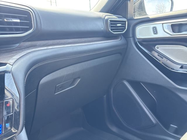 Certified 2022 Ford Explorer Platinum w/ Equipment Group 601A image 40