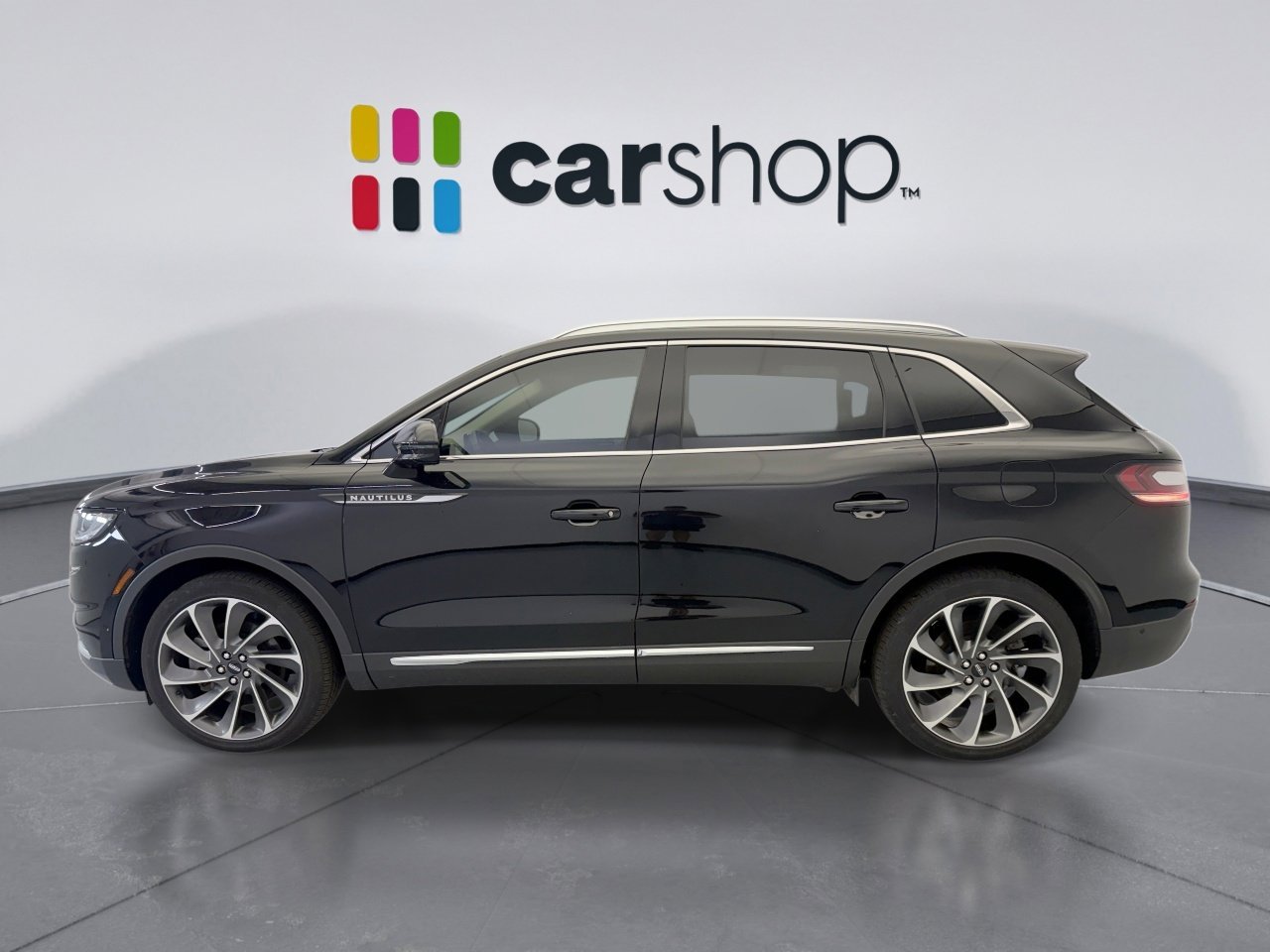 Used 2023 Lincoln Nautilus Reserve w/ Equipment Group 202A AWD/4WD image 2