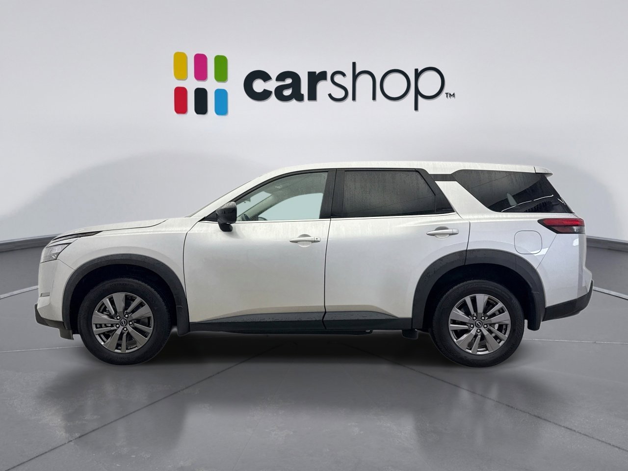 Used 2024 Nissan Pathfinder S image 2