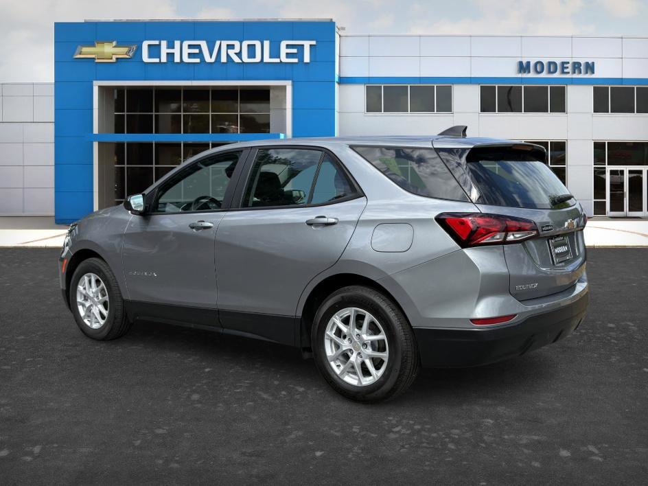 Used 2024 Chevrolet Equinox LS FWD image 3