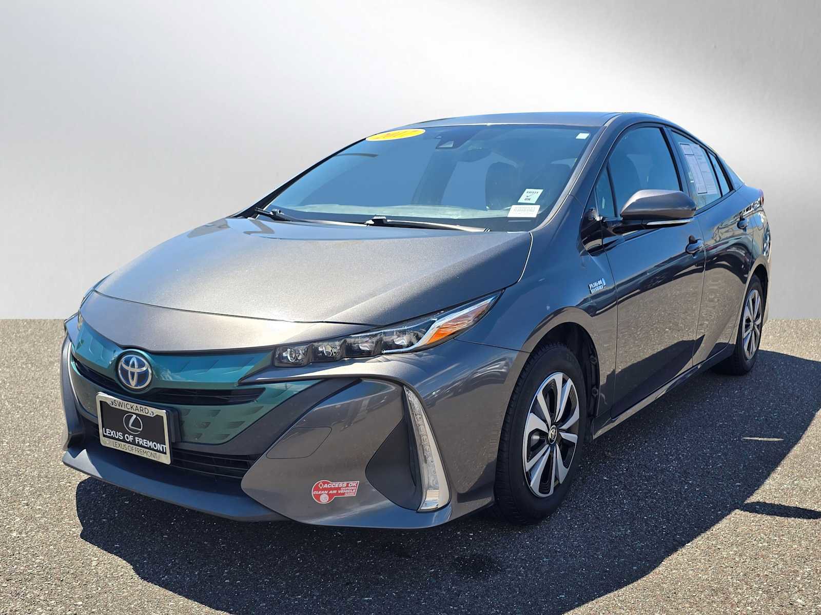 Used 2017 Toyota Prius Prime Premium image 7