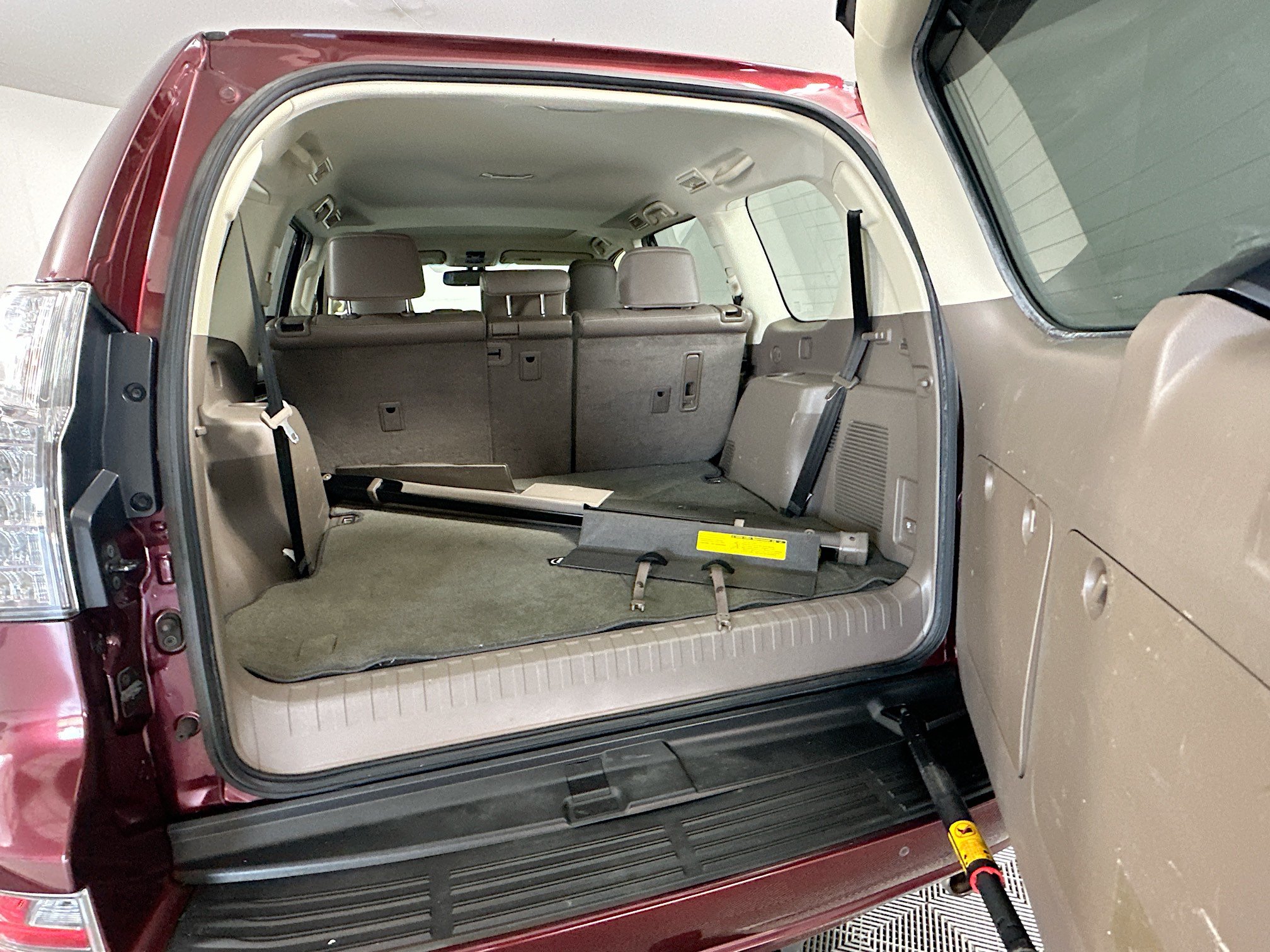Used 2018 Lexus GX 460 Premium w/ Premium Package AWD/4WD image 29