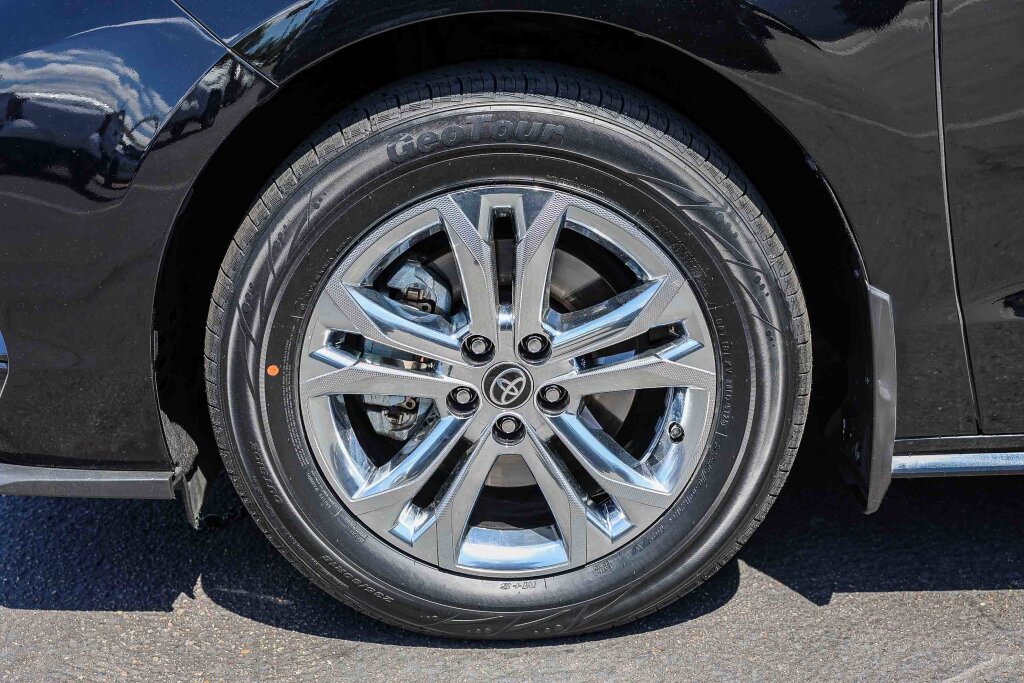 Certified 2023 Toyota Sienna XSE w/ XSE Plus Package AWD/4WD image 32