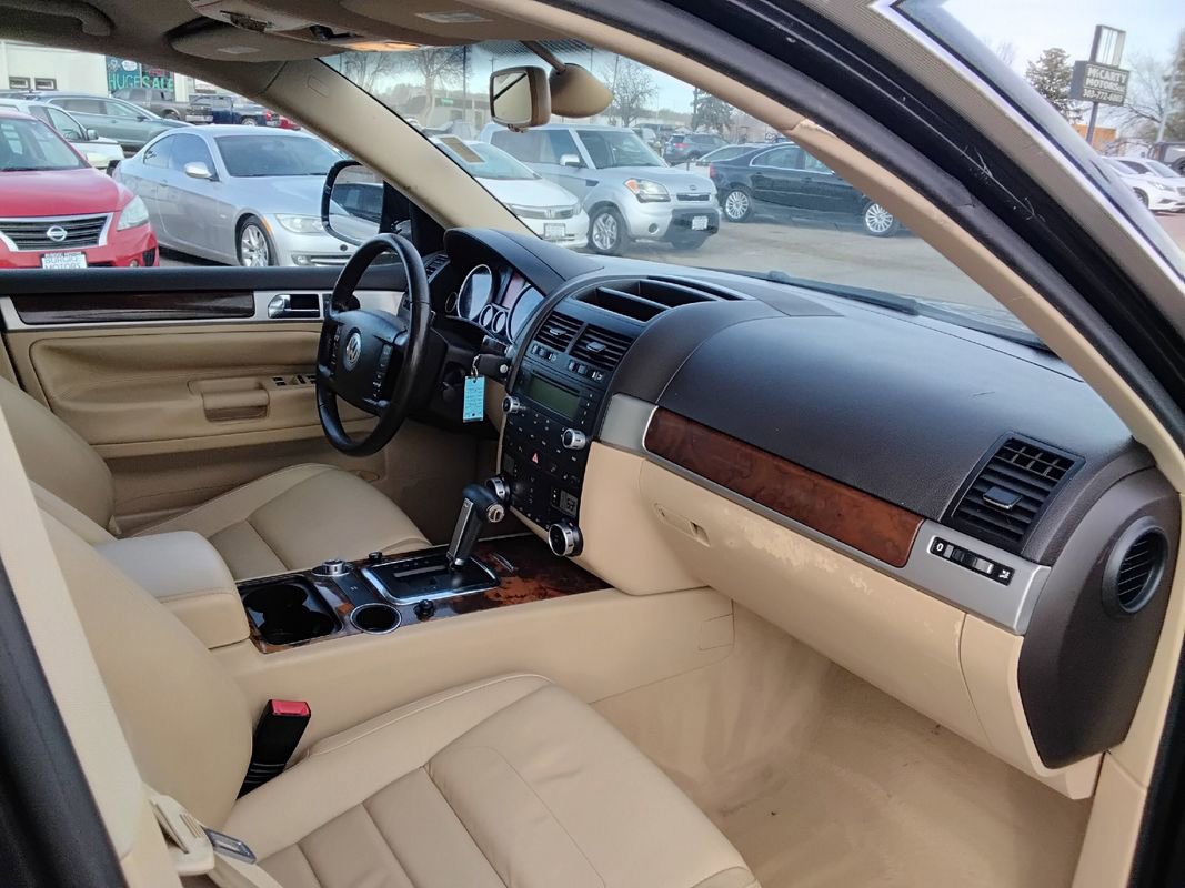 Used 2008 Volkswagen Touareg VR6 image 16