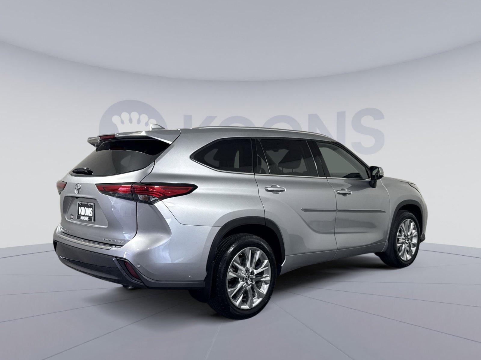 Used 2023 Toyota Highlander Limited AWD/4WD image 7