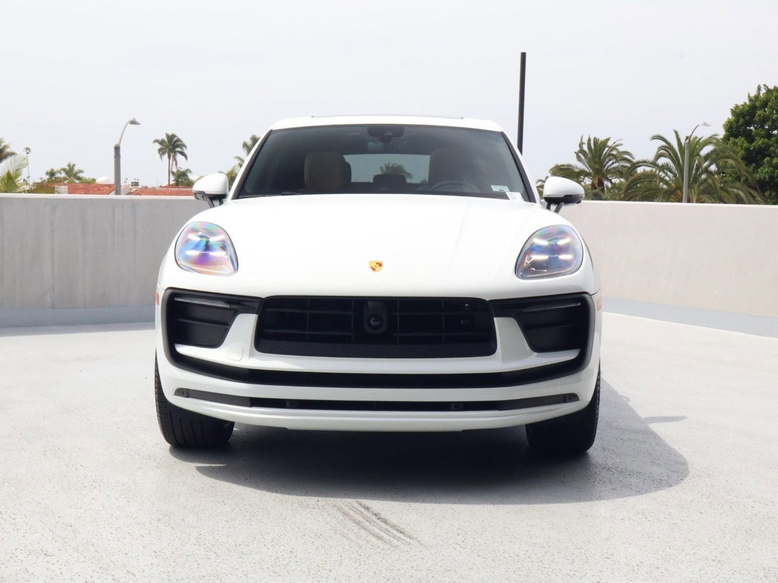 Certified 2025 Porsche Macan image 6