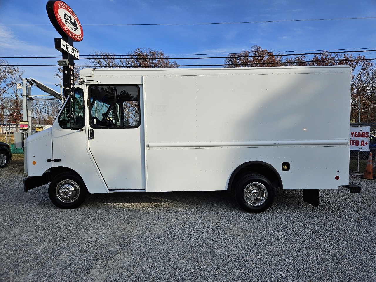 Used 2013 Ford E-350 and Econoline 350 Super Duty w/ Air Conditioning Prep Pkg image 2
