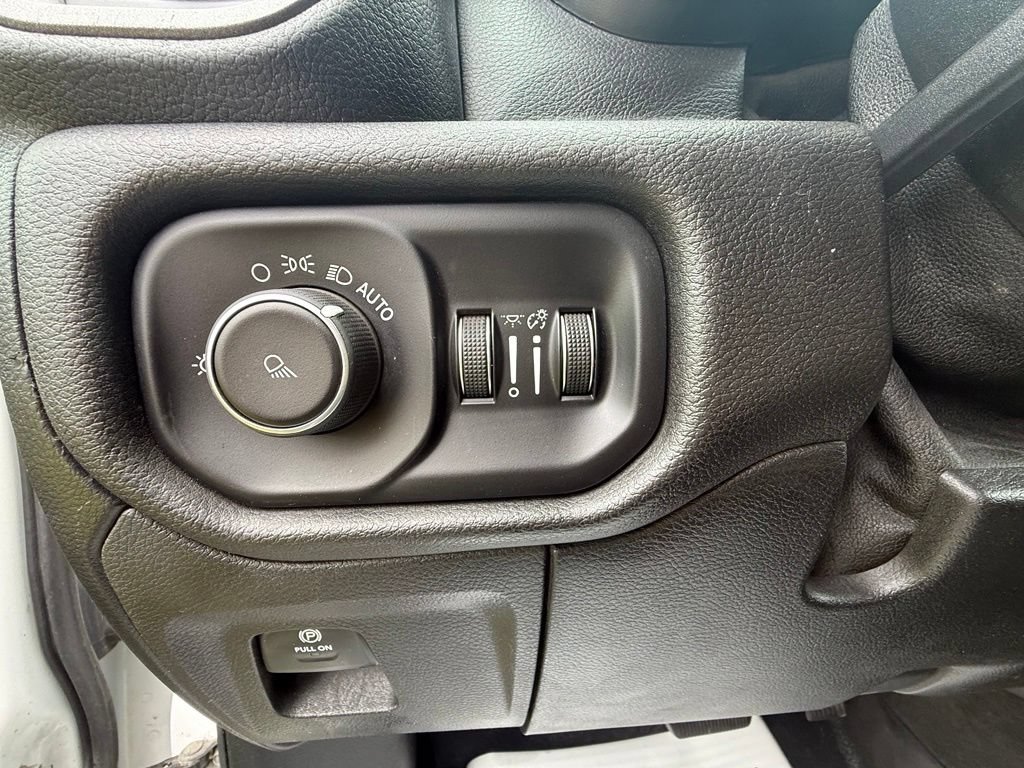 Used 2019 RAM 1500 Tradesman w/ SXT Appearance Group AWD/4WD image 12