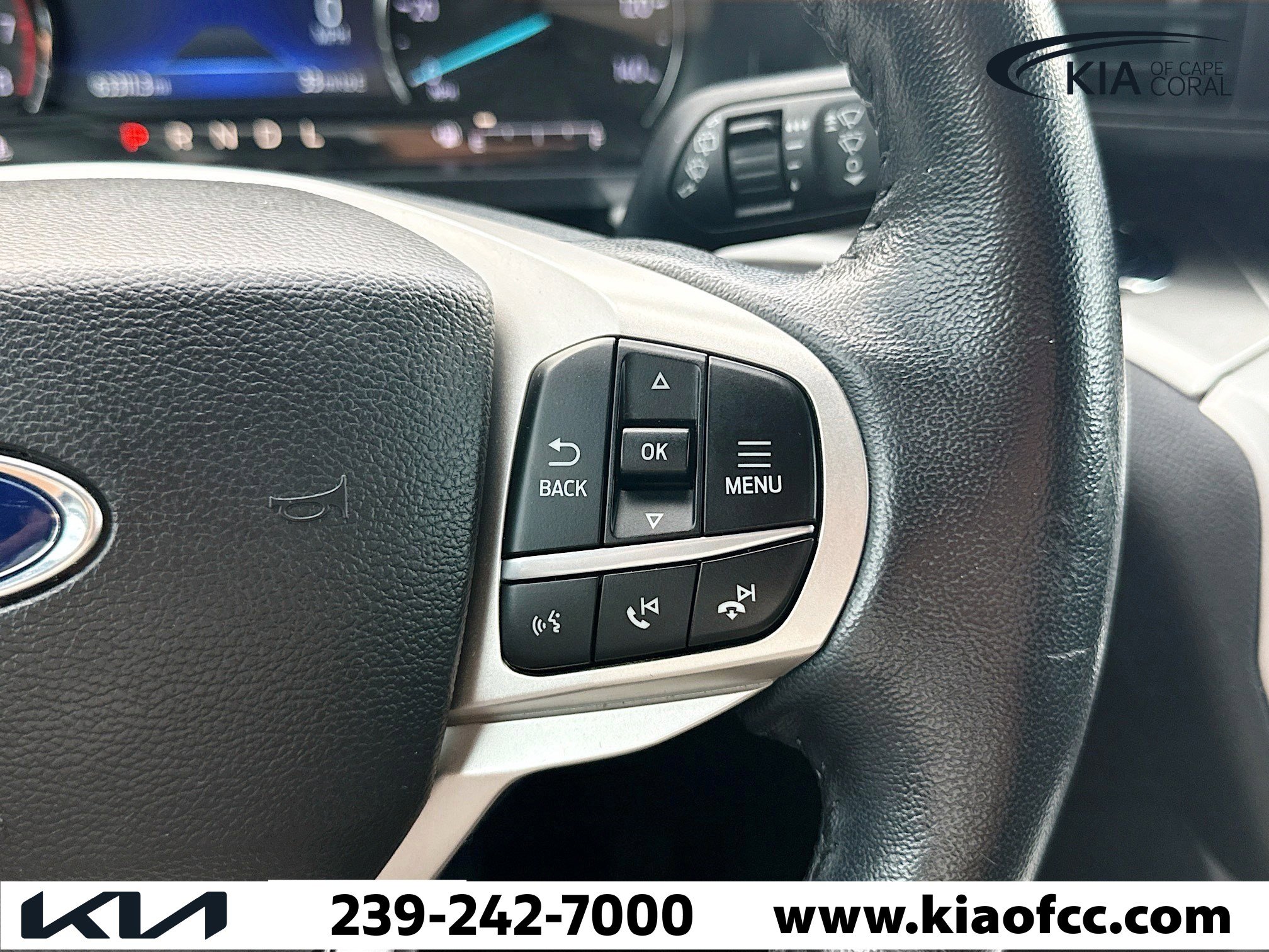 Used 2022 Ford Explorer XLT image 34