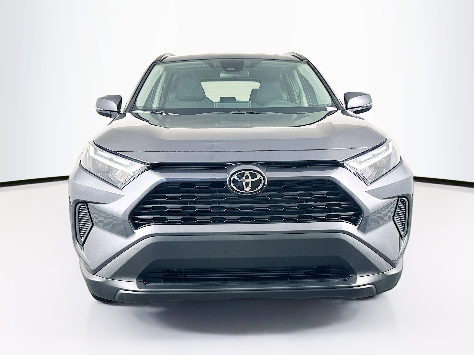Used 2025 Toyota RAV4 XLE w/ Convenience Package image 2