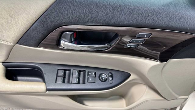 Used 2017 Honda Accord EX-L image 23