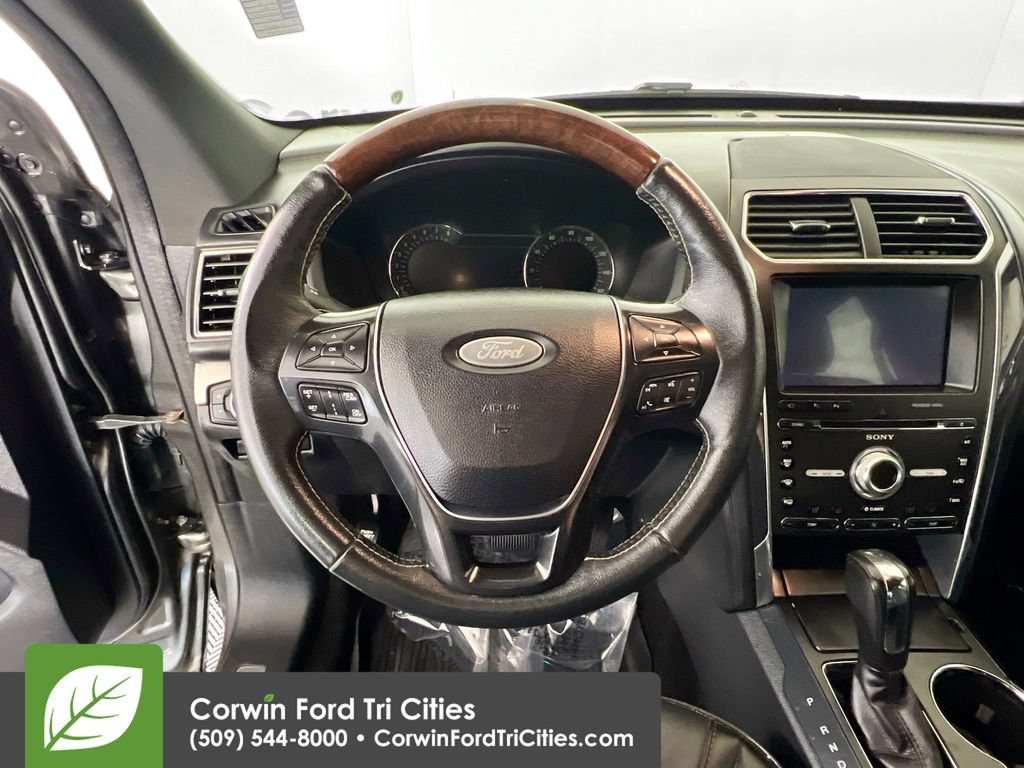 Used 2018 Ford Explorer Platinum AWD/4WD image 8