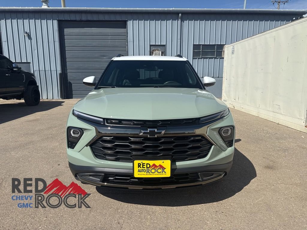 Used 2024 Chevrolet TrailBlazer ACTIV w/ Convenience Package AWD/4WD image 2