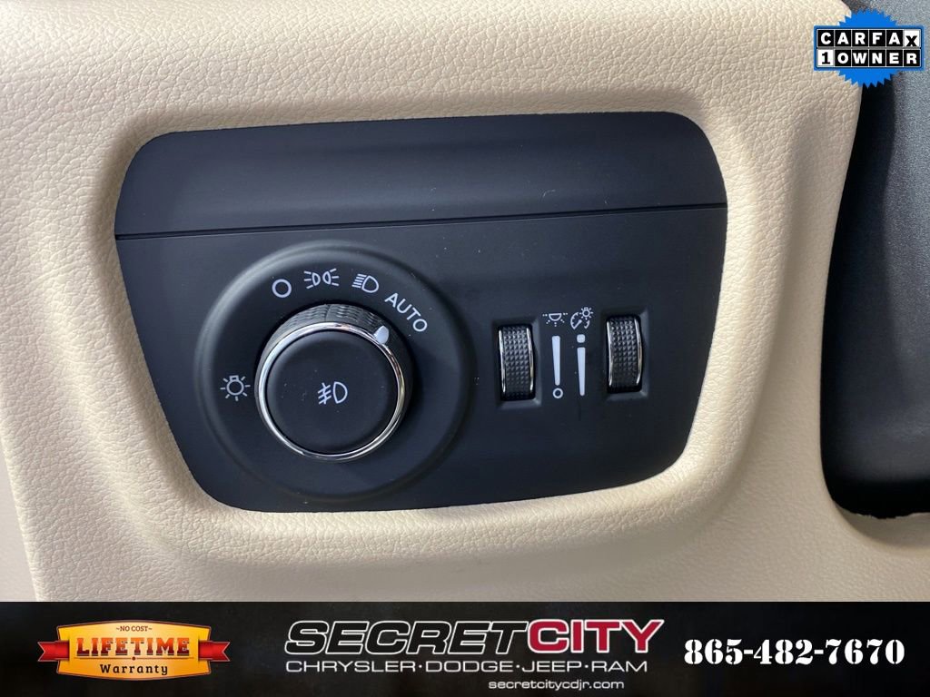 Used 2023 Jeep Grand Cherokee L Limited w/ Luxury Tech Group II image 14