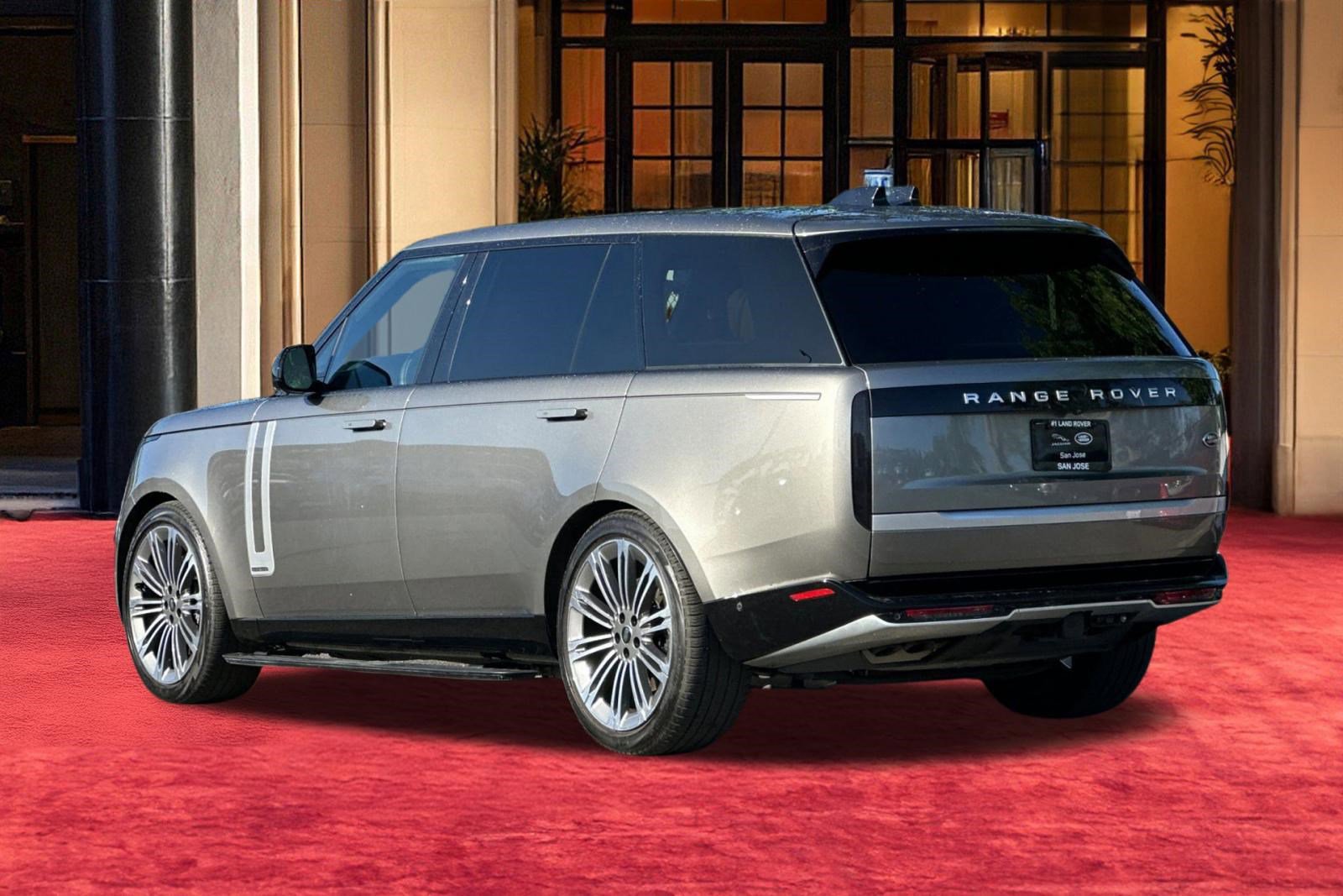 Certified 2023 Land Rover Range Rover Long Wheelbase Autobiography image 3