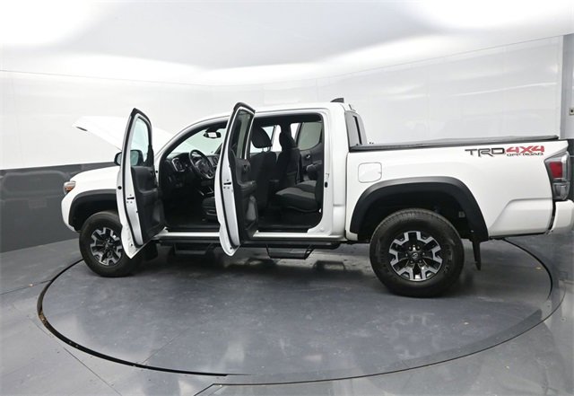 Used 2020 Toyota Tacoma TRD Off-Road image 39