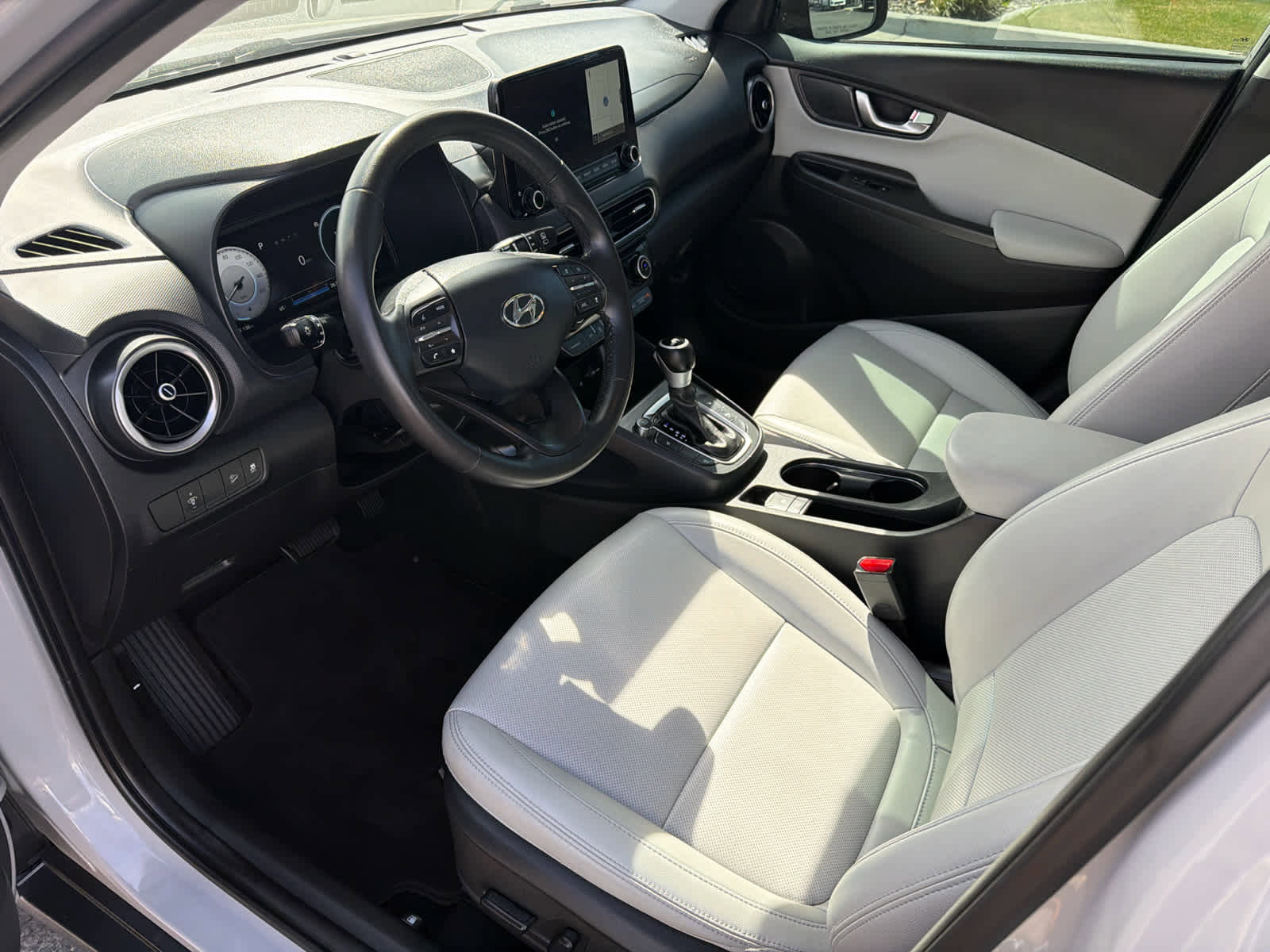Used 2023 Hyundai Kona Limited AWD/4WD image 18