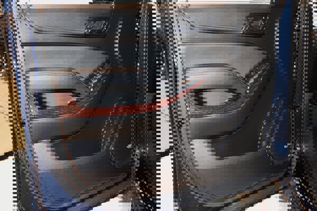 Used 2017 GMC Yukon SLT image 32