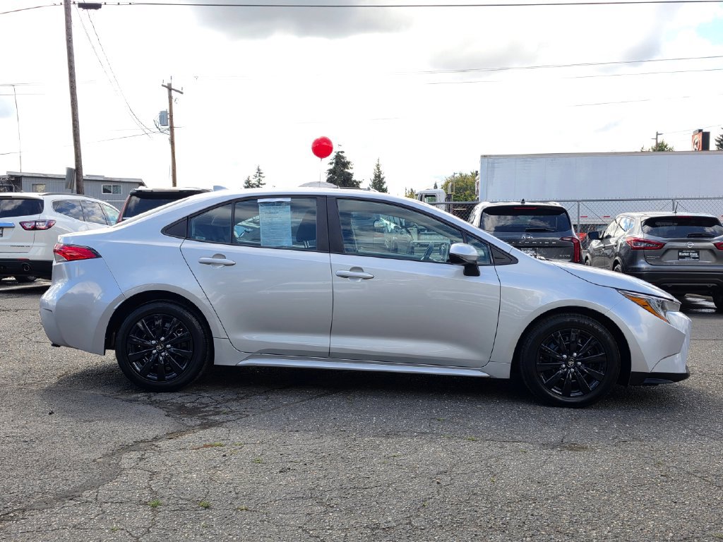 Used 2020 Toyota Corolla LE FWD image 7