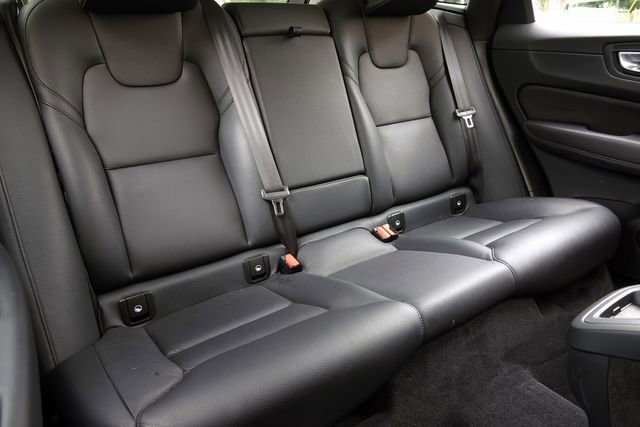 Used 2023 Volvo XC60 B5 Plus image 29