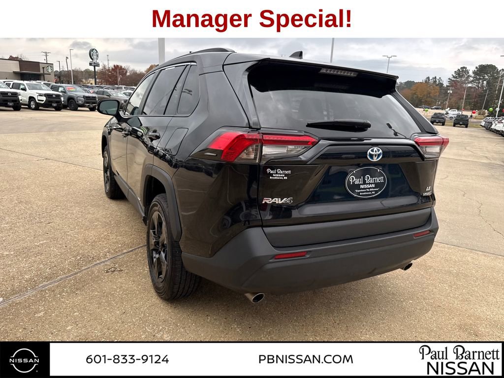 Used 2024 Toyota RAV4 LE image 6