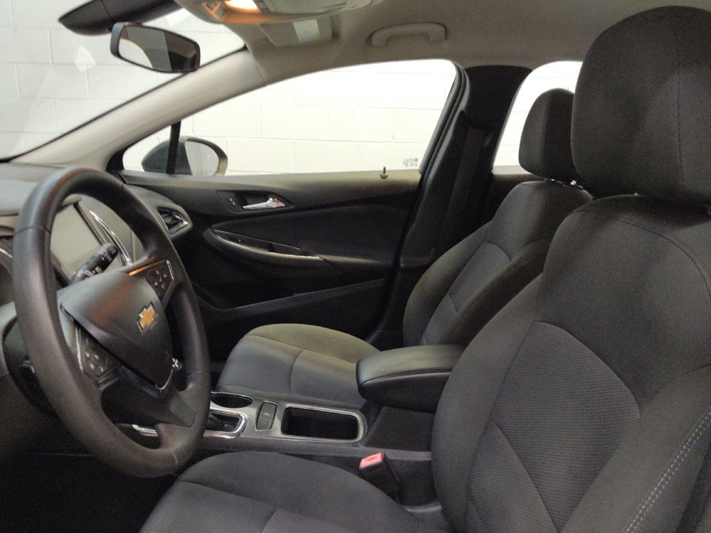 Used 2018 Chevrolet Cruze LT FWD image 17