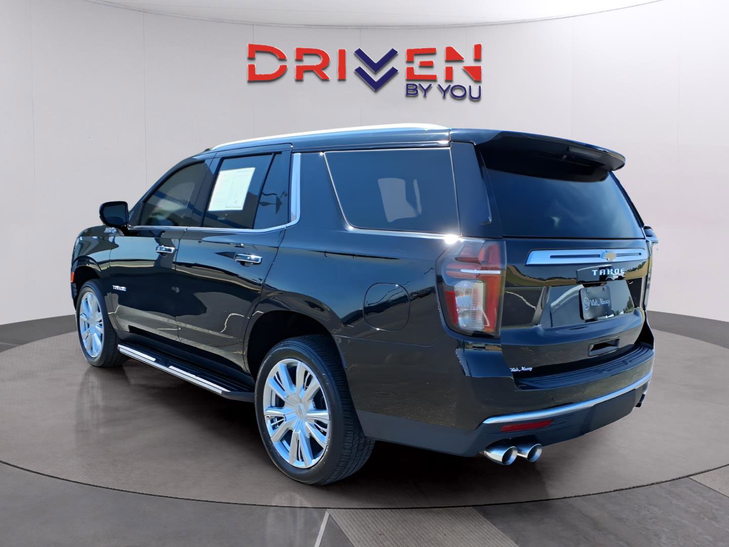 Used 2023 Chevrolet Tahoe High Country image 3