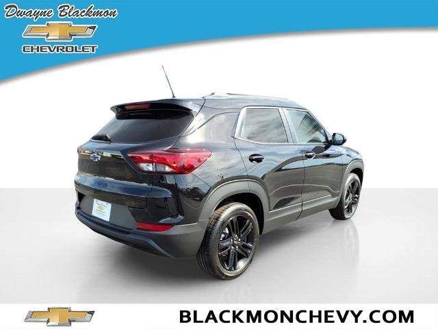 New 2026 Chevrolet TrailBlazer LT w/ Midnight Edition FWD image 3