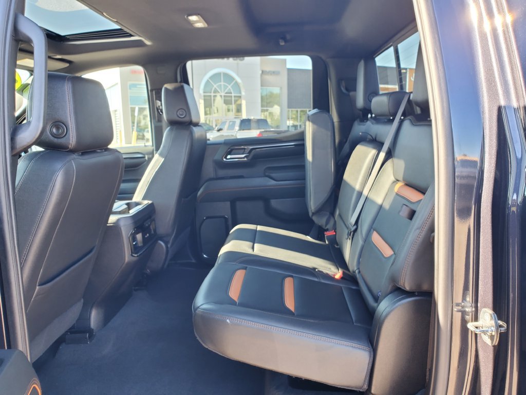Used 2023 GMC Sierra 1500 AT4 w/ Technology Package AWD/4WD image 10