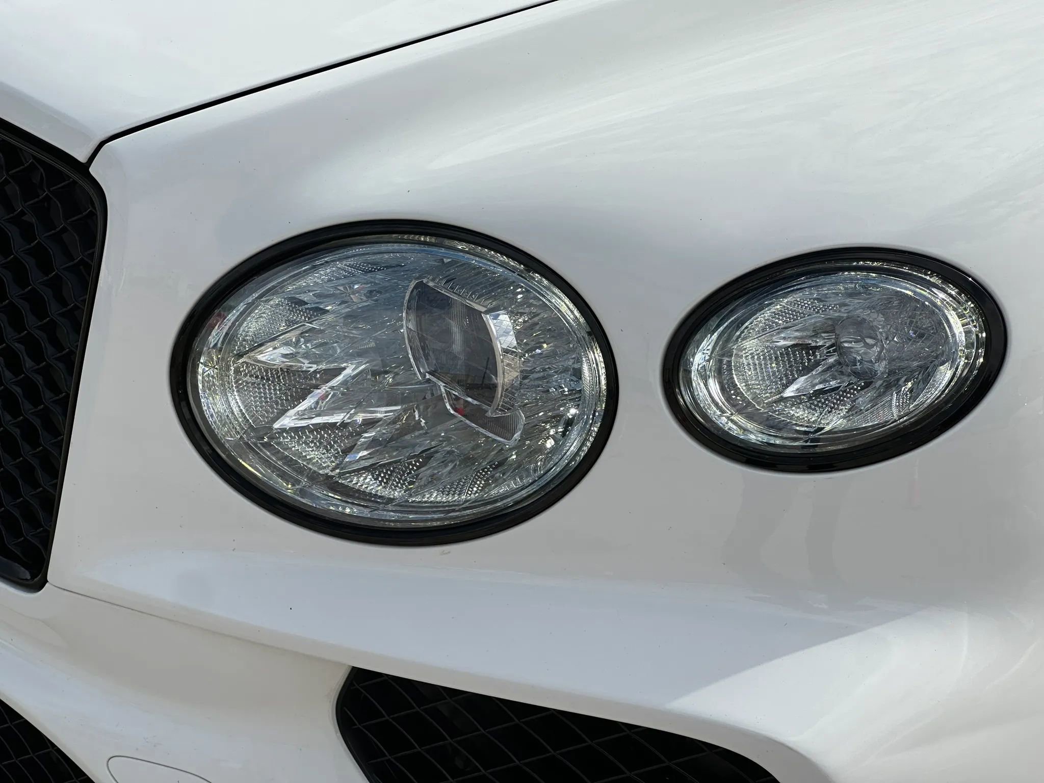 Used 2021 Bentley Bentayga AWD/4WD image 16