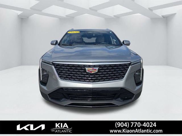 Used 2025 Cadillac XT4 Premium Luxury FWD image 8