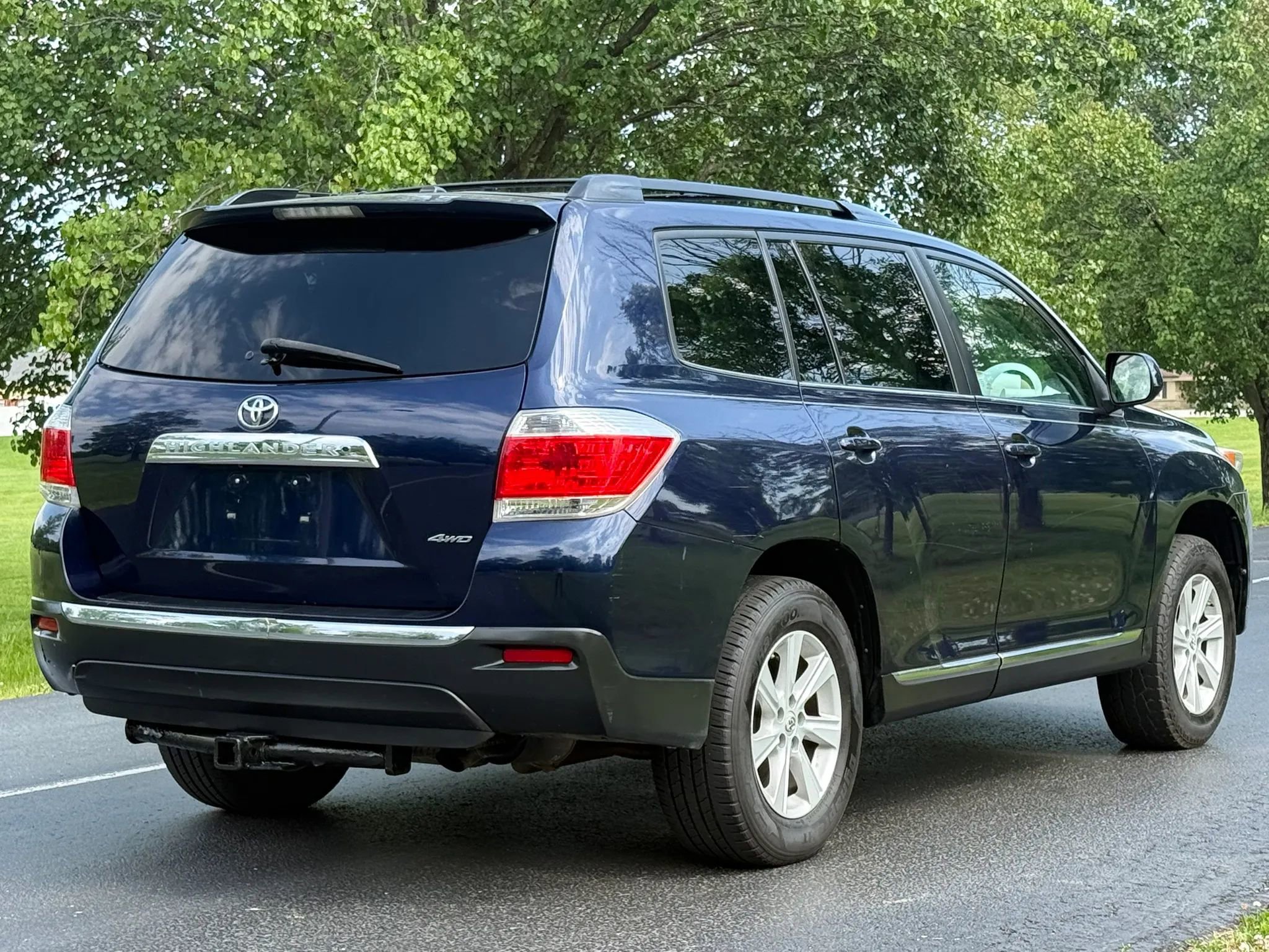 Used 2012 Toyota Highlander SE w/ Tow Pkg AWD/4WD image 5