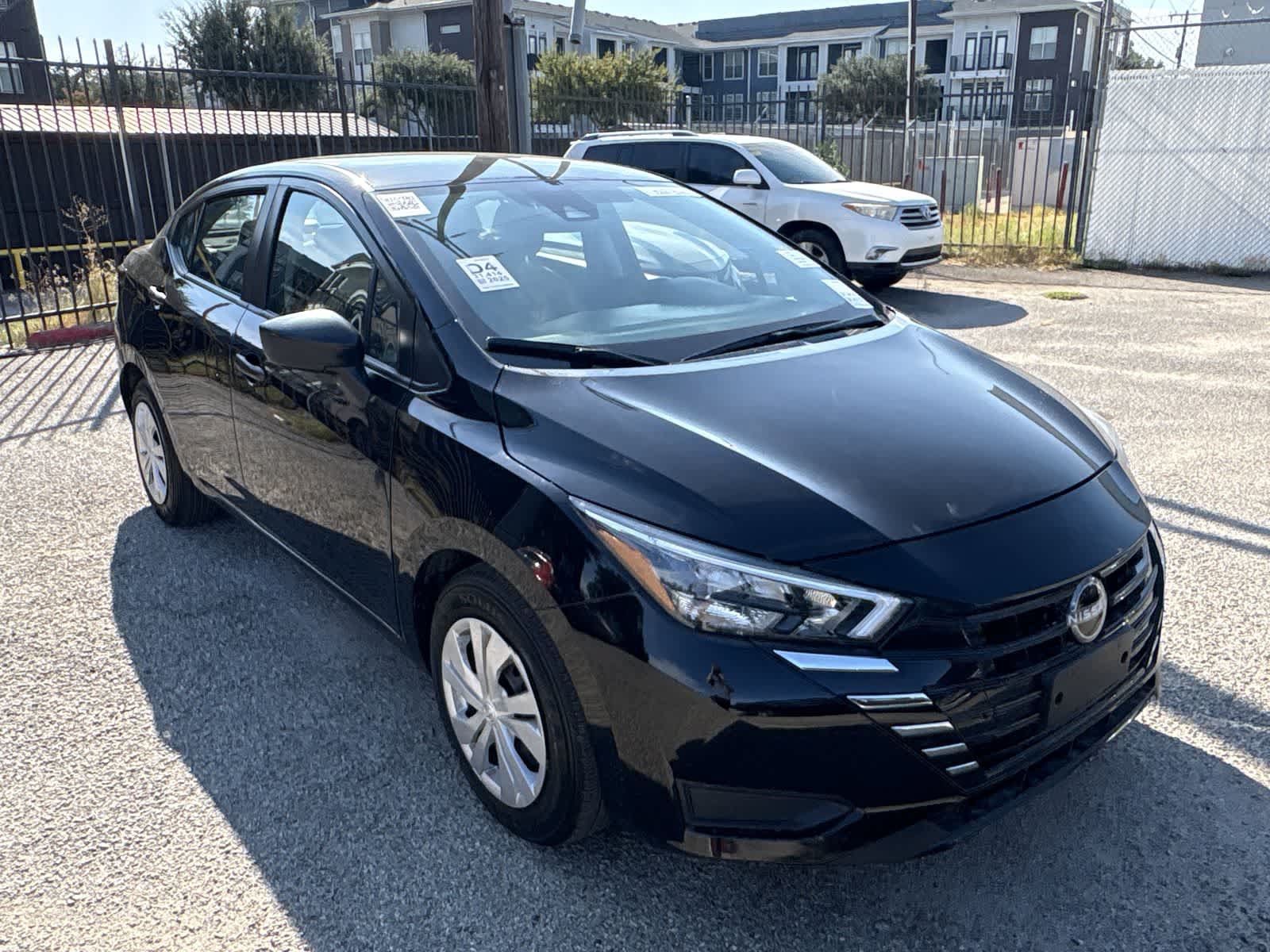 Used 2025 Nissan Versa S FWD image 9