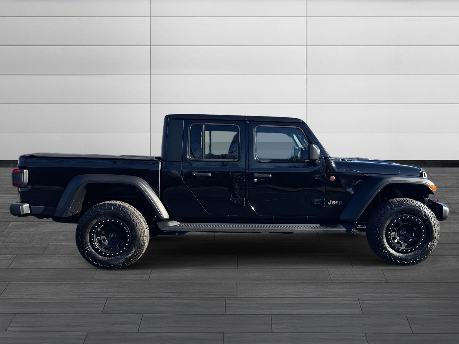 Used 2025 Jeep Gladiator Rubicon w/ Convenience Group image 3