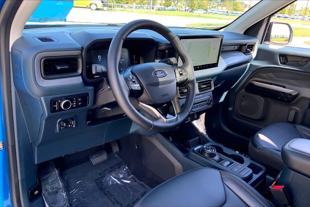 Used 2025 Ford Maverick Lariat w/ Black Appearance Package AWD/4WD image 13
