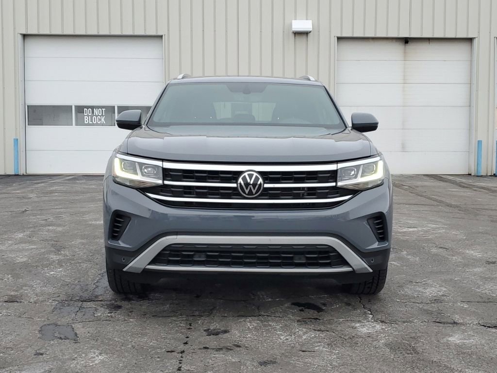 Used 2021 Volkswagen Atlas Cross Sport SE image 2