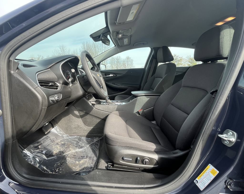 Used 2025 Chevrolet Malibu LT FWD image 10