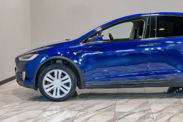 Used 2016 Tesla Model X 90D AWD/4WD image 18