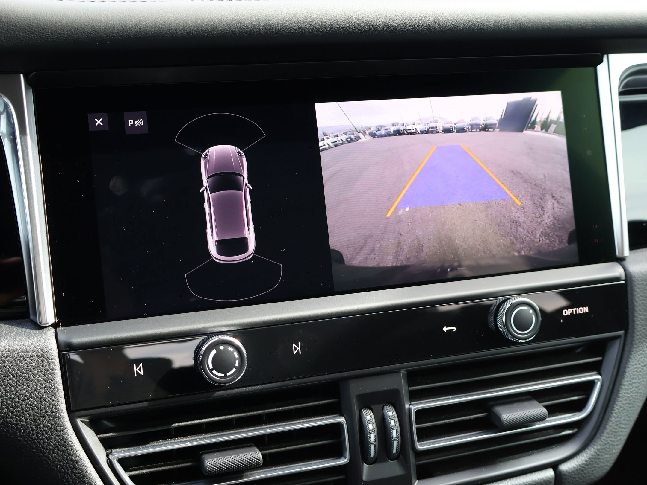 Certified 2024 Porsche Macan GTS image 18