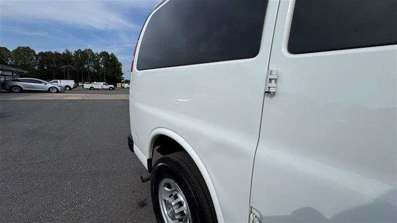 Used 2017 Chevrolet Express 2500 LS RWD image 22