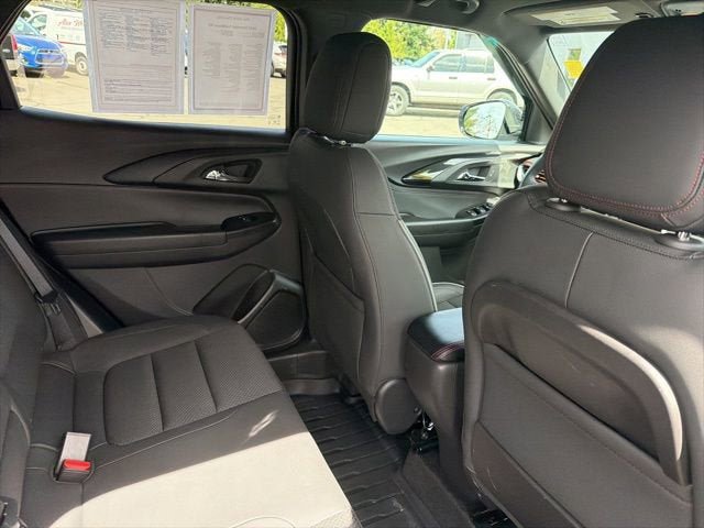 Used 2023 Chevrolet TrailBlazer RS FWD image 24