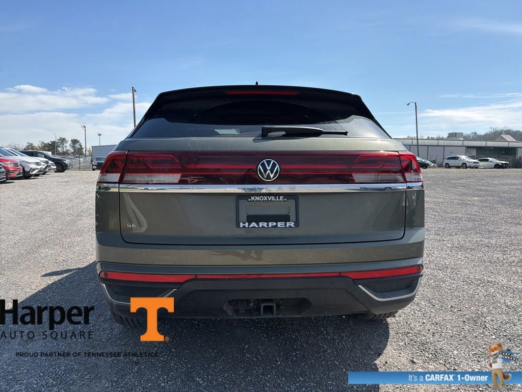 Used 2025 Volkswagen Atlas Cross Sport SE w/ Panoramic Sunroof Package image 4