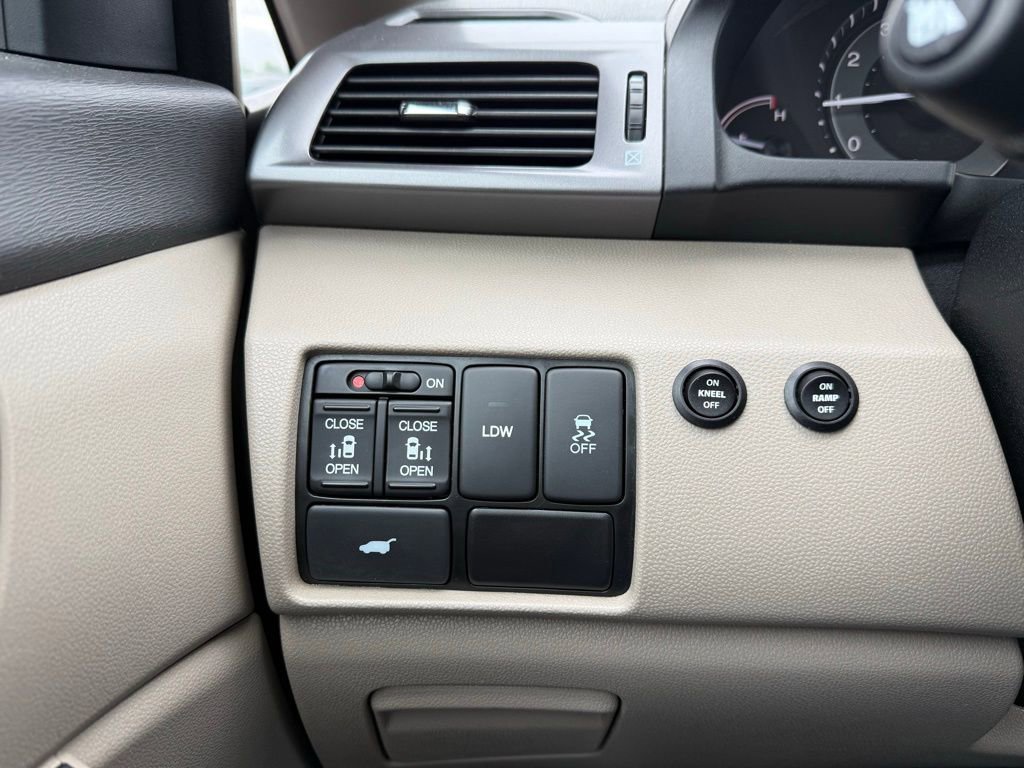 Used 2014 Honda Odyssey EX-L image 12