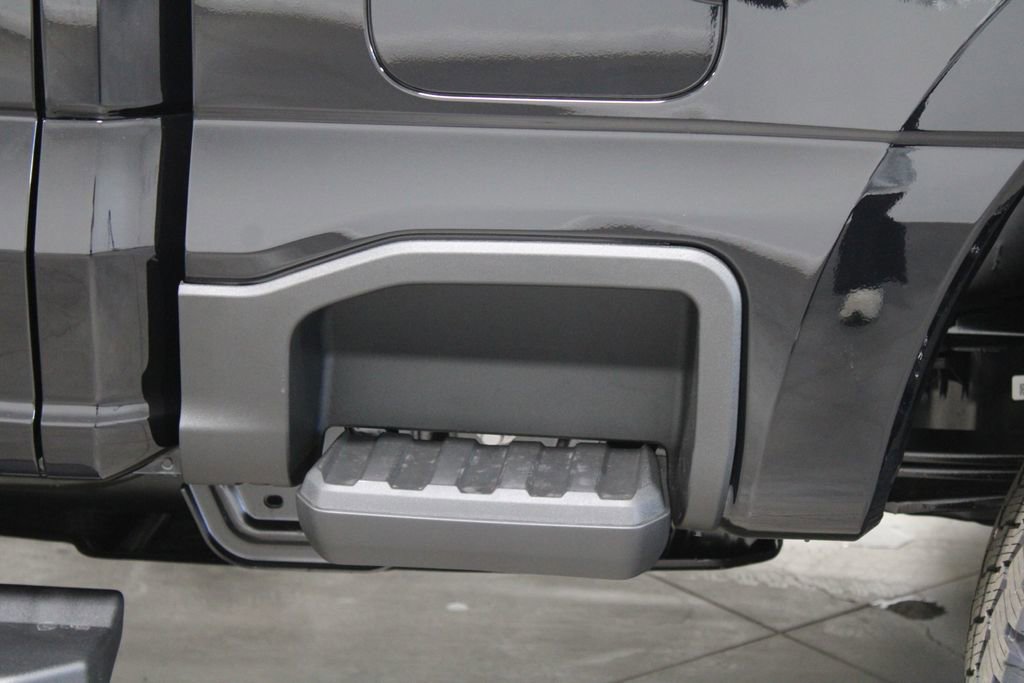 New 2026 Ford F250 Lariat w/ Black Appearance Package image 21