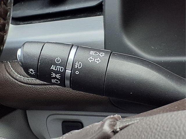 Used 2017 GMC Acadia SLT image 29