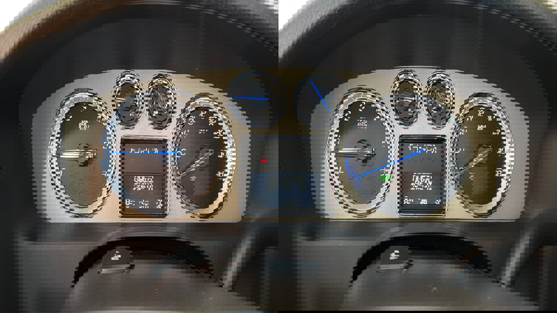 Used 2013 Cadillac Escalade Platinum image 28