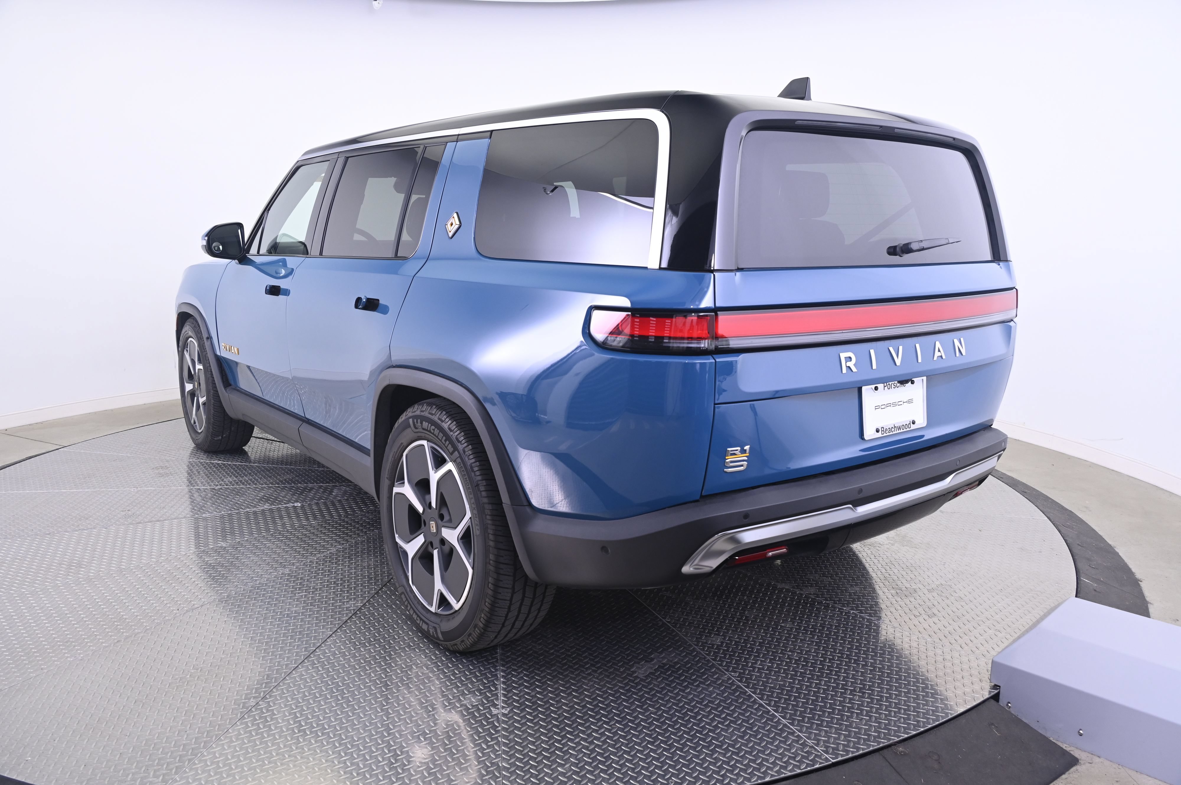 Used 2024 Rivian R1S Adventure Quad AWD/4WD image 3