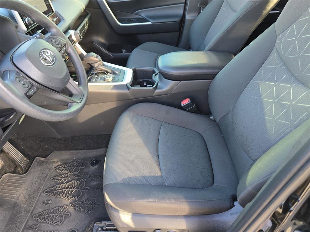 Used 2024 Toyota RAV4 AWD Hybrid image 22
