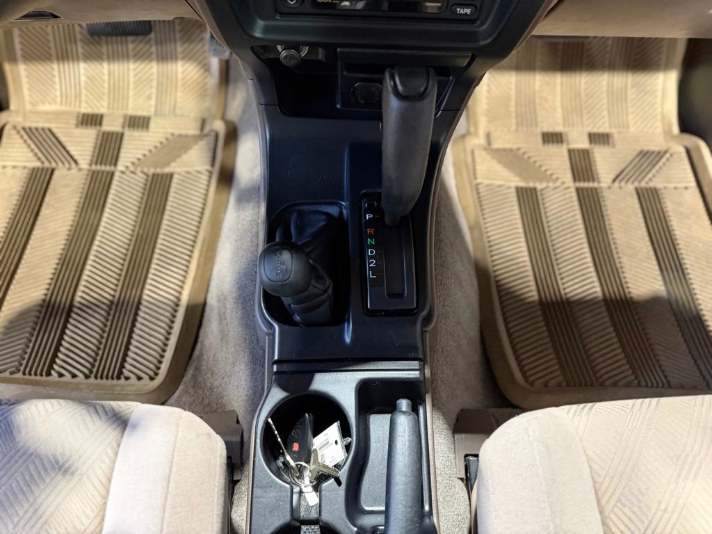 Used 2002 Toyota 4Runner SR5 AWD/4WD image 15